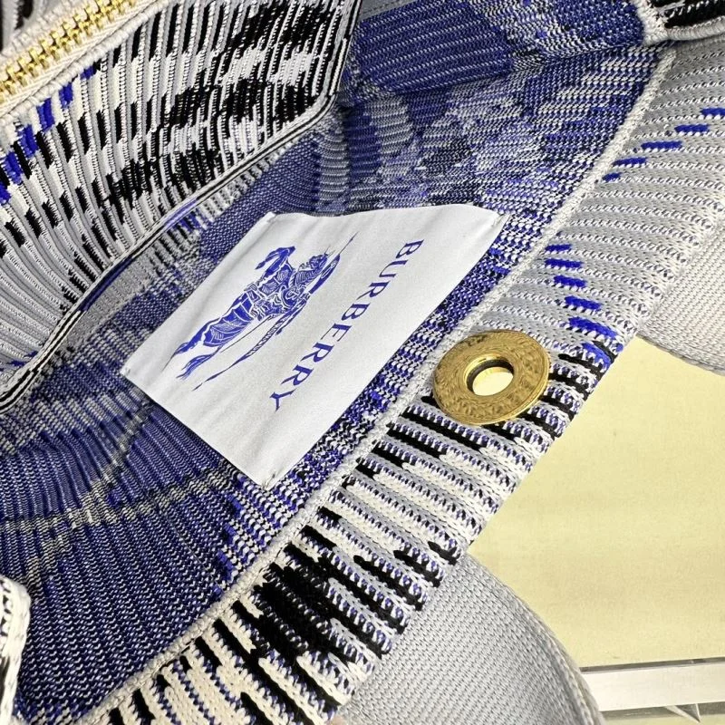 Burberry Shopping Bags StreetReady 37897