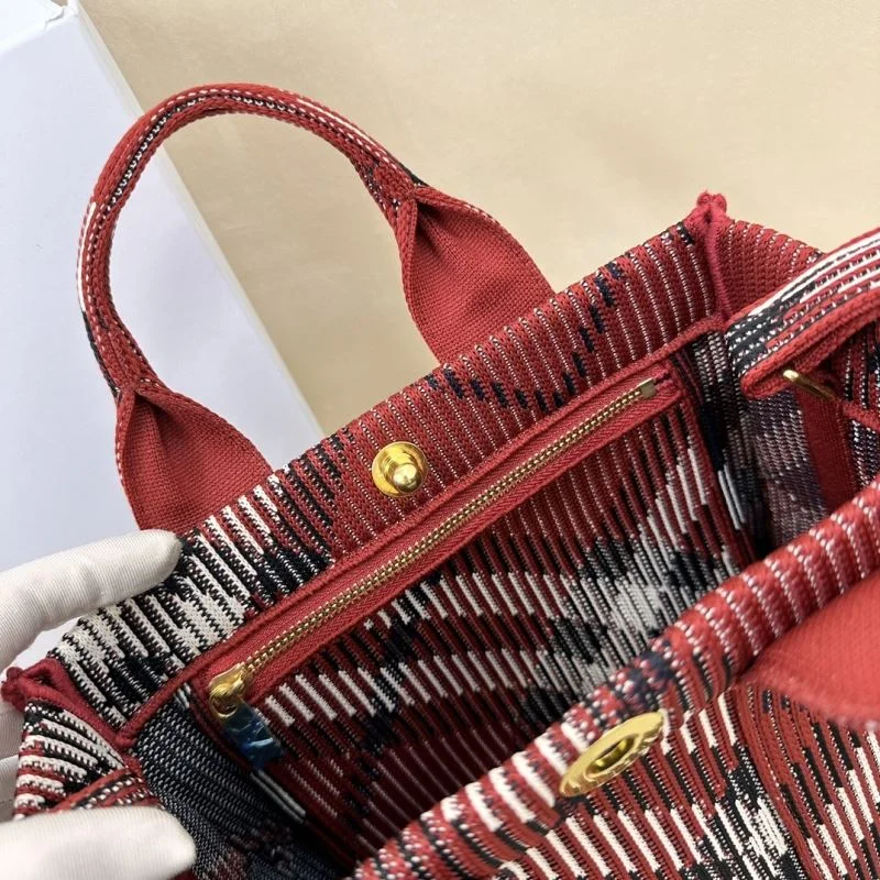 Burberry Shopping Bags Affordable 37909