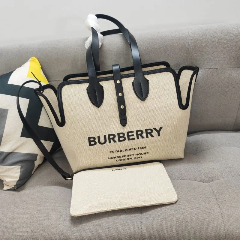 Burberry Shopping Bags ZipUp 37912