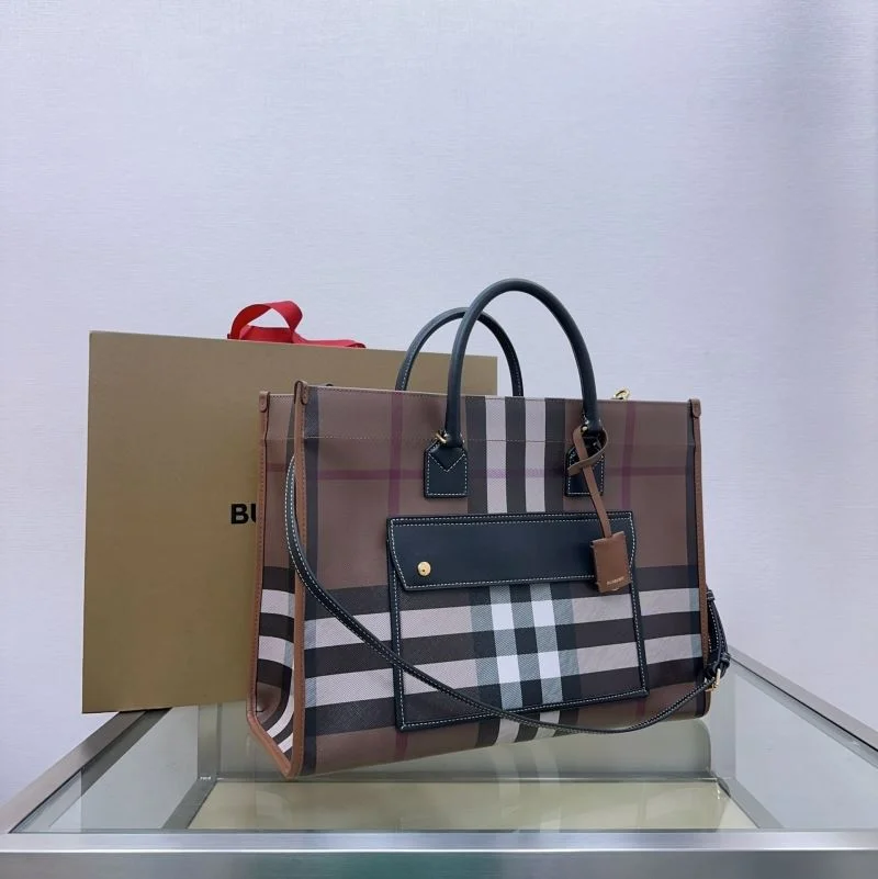 Elegant Burberry Shopping Bags 37907