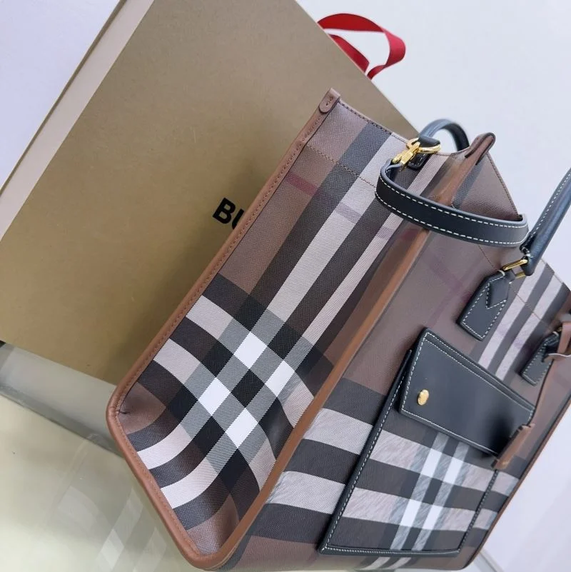 Elegant Burberry Shopping Bags 37907