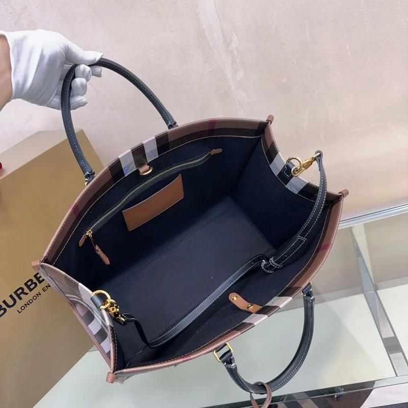 Elegant Burberry Shopping Bags 37907