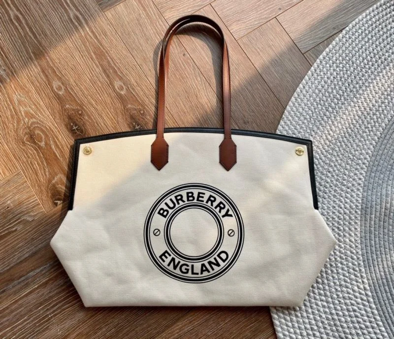 Burberry Shopping Bags SportInspired 37900