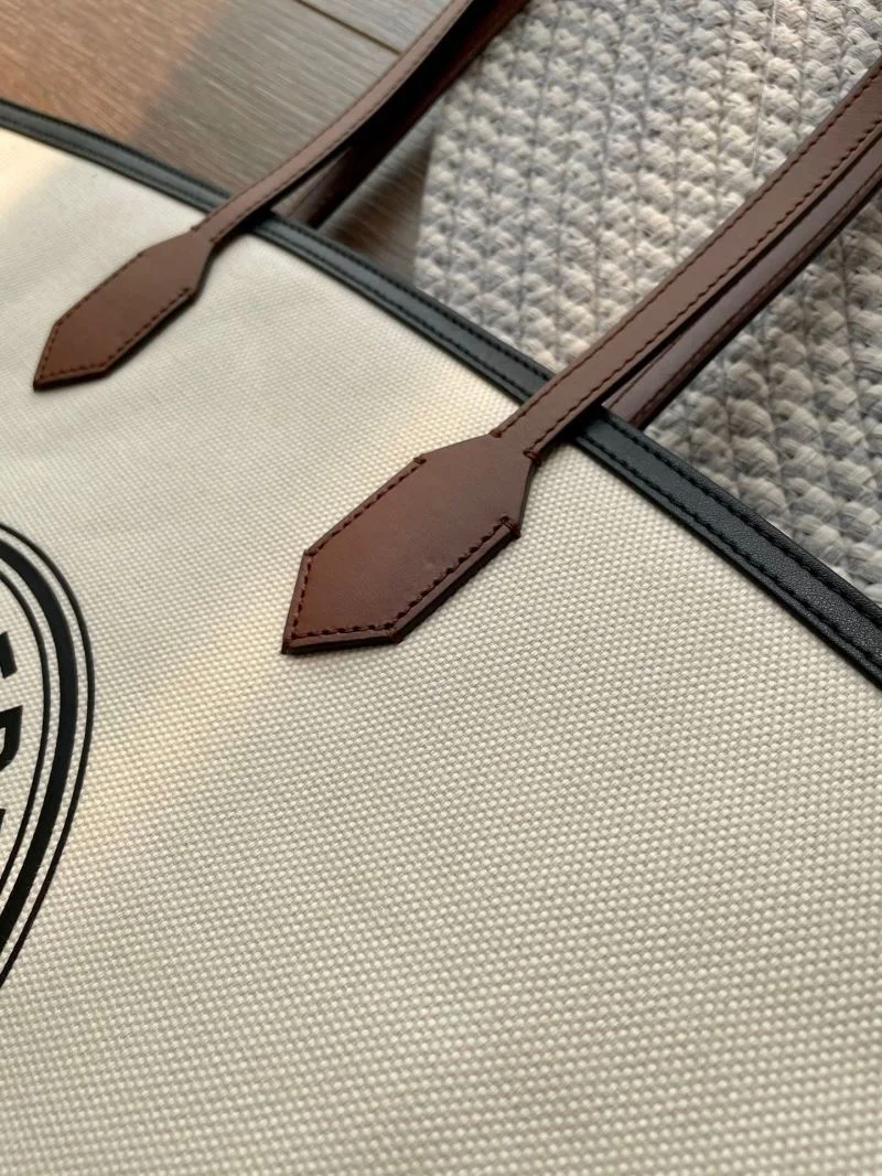 Burberry Shopping Bags SportInspired 37900