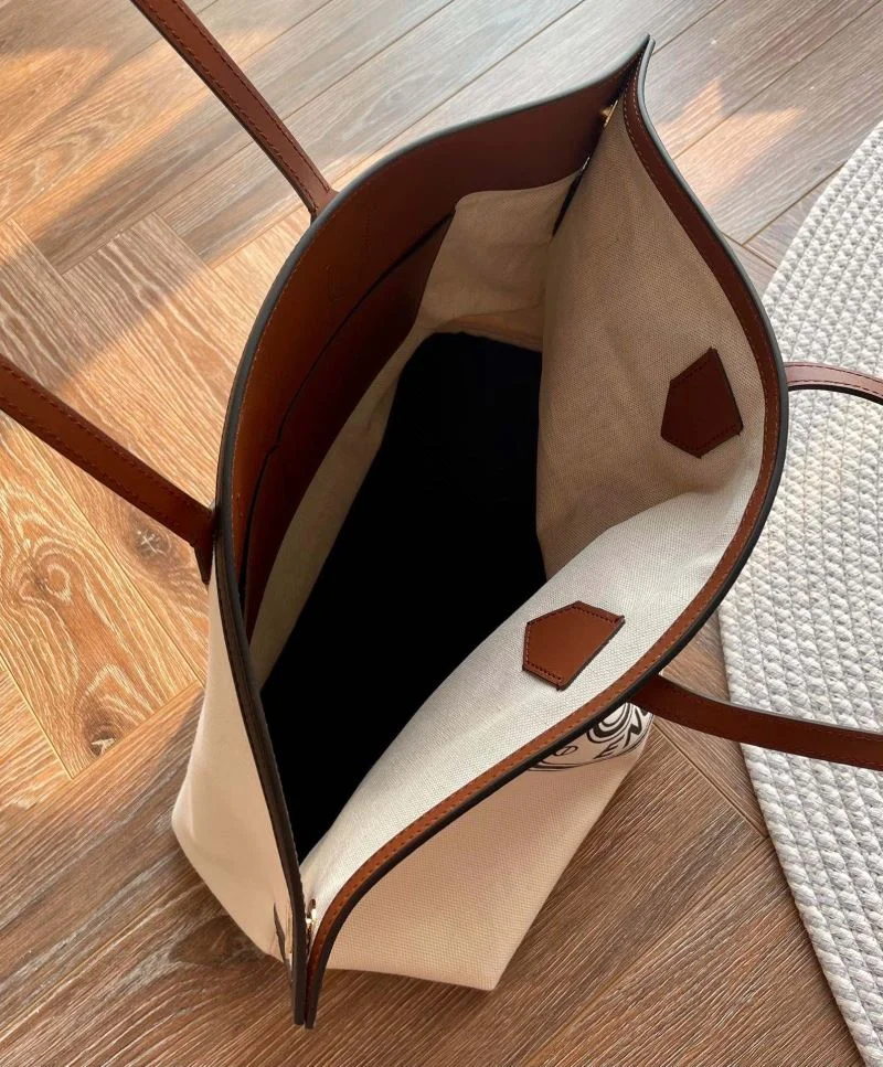 Burberry Shopping Bags SportInspired 37900