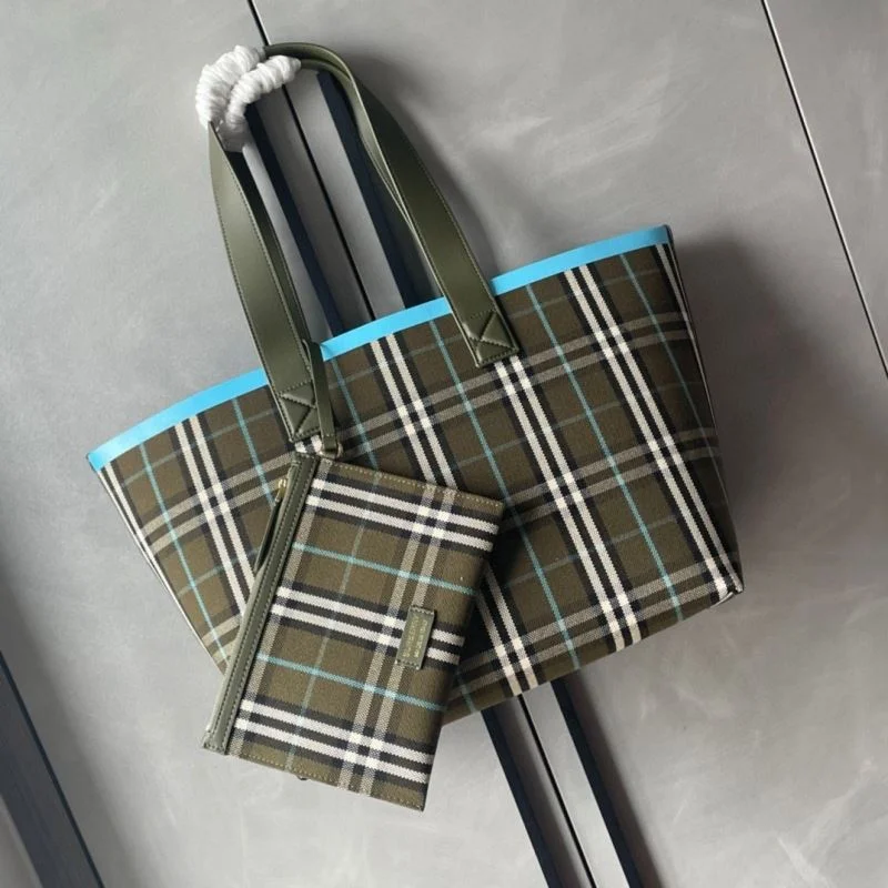 Burberry Shopping Bags Lightweight 37898