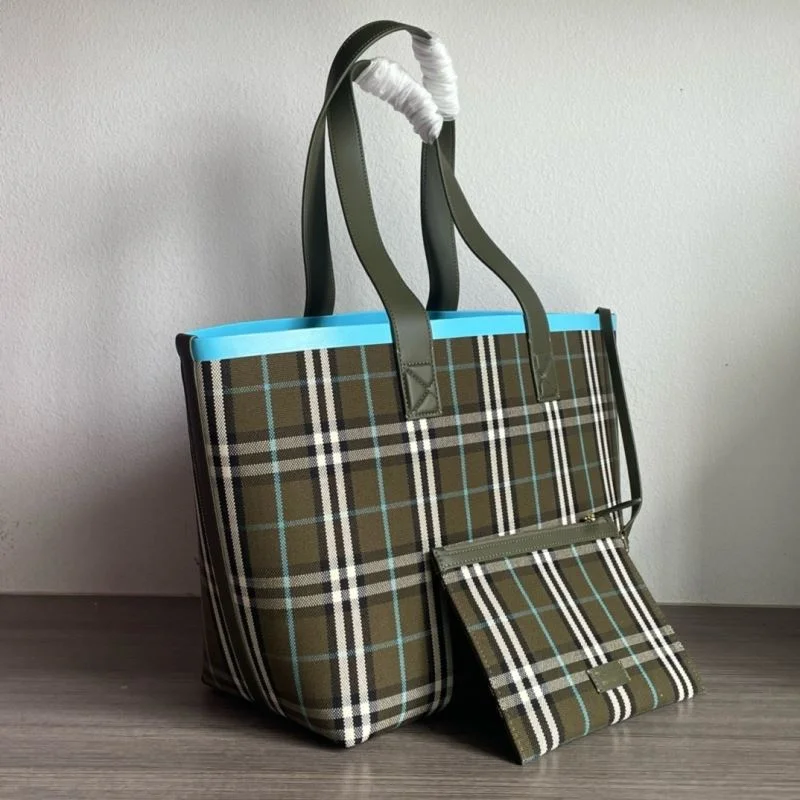 Burberry Shopping Bags Lightweight 37898