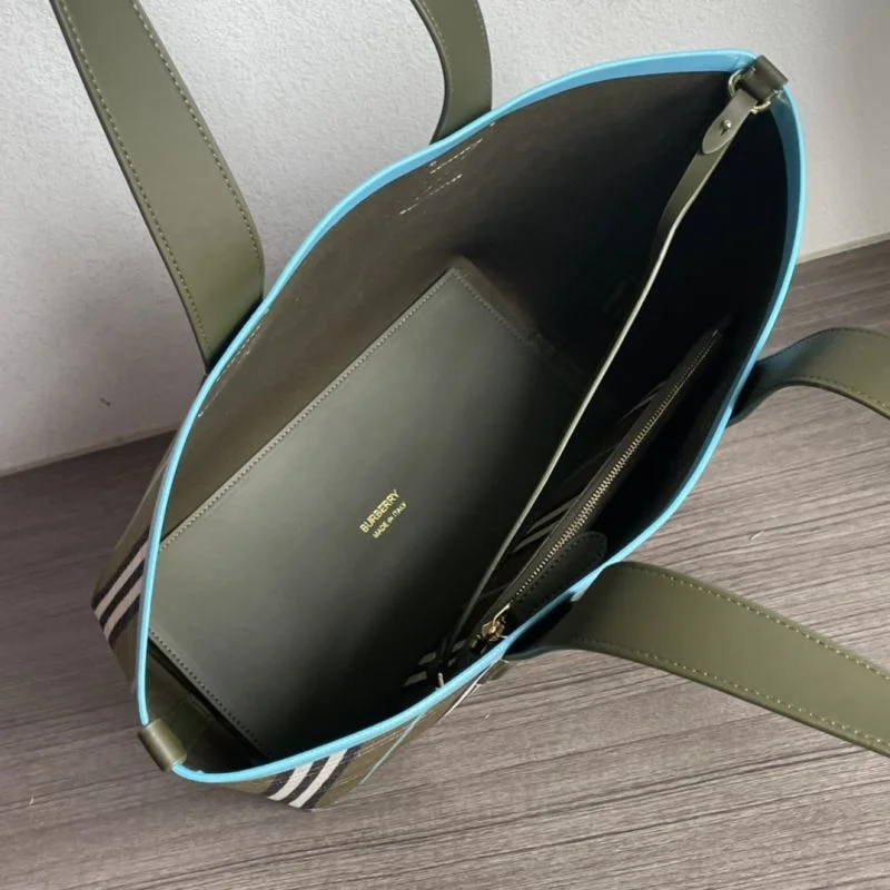 Premium Burberry Shopping Bags 37890