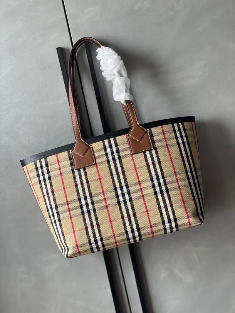 Attractive Burberry Shopping Bags 37902