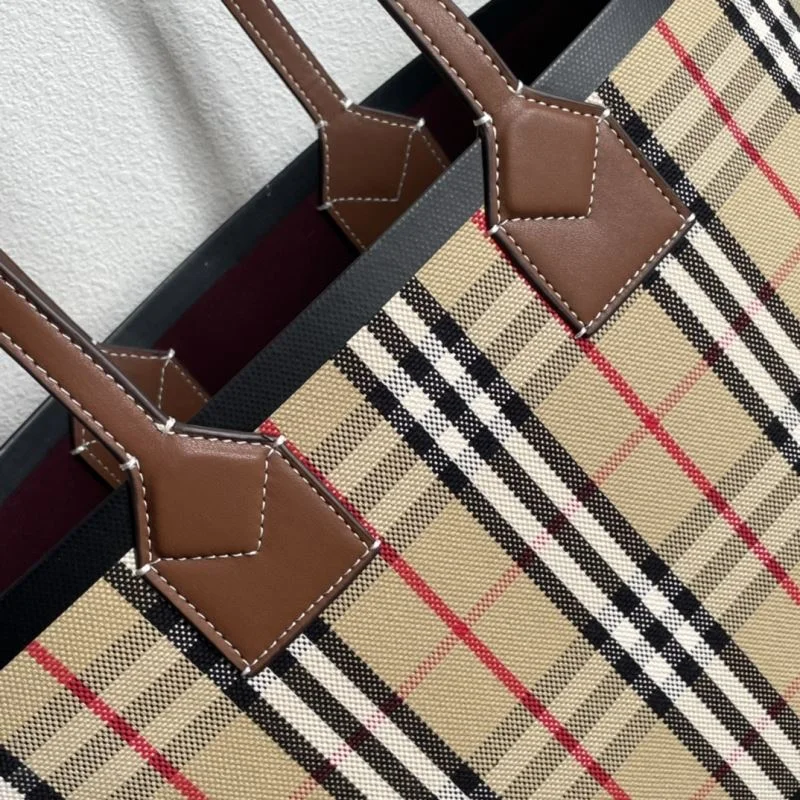 Attractive Burberry Shopping Bags 37902