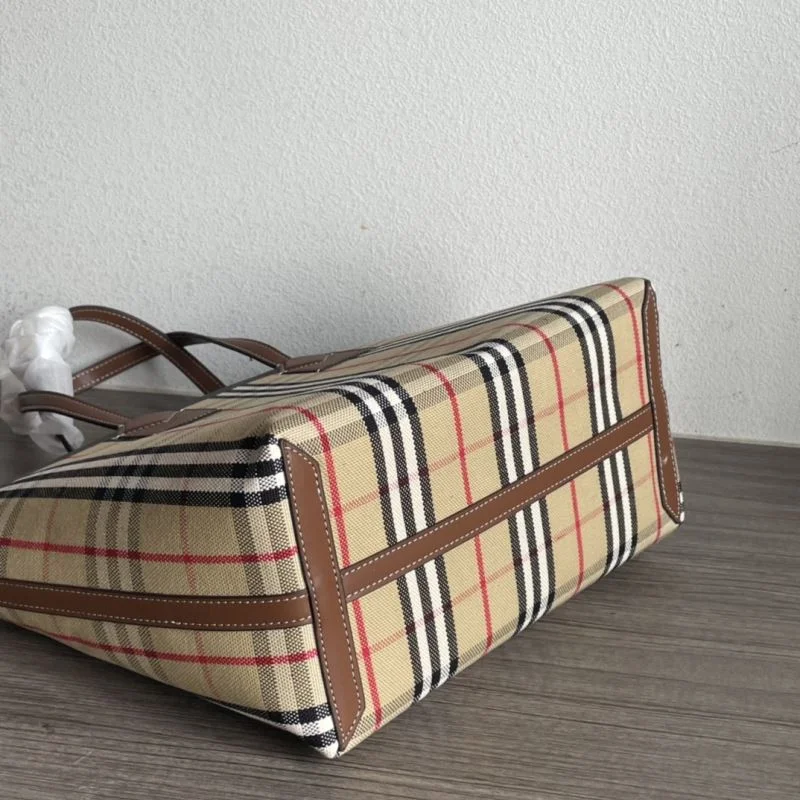 Attractive Burberry Shopping Bags 37902