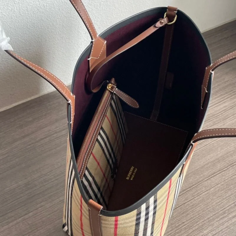 Attractive Burberry Shopping Bags 37902
