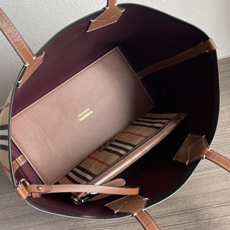 Attractive Burberry Shopping Bags 37902