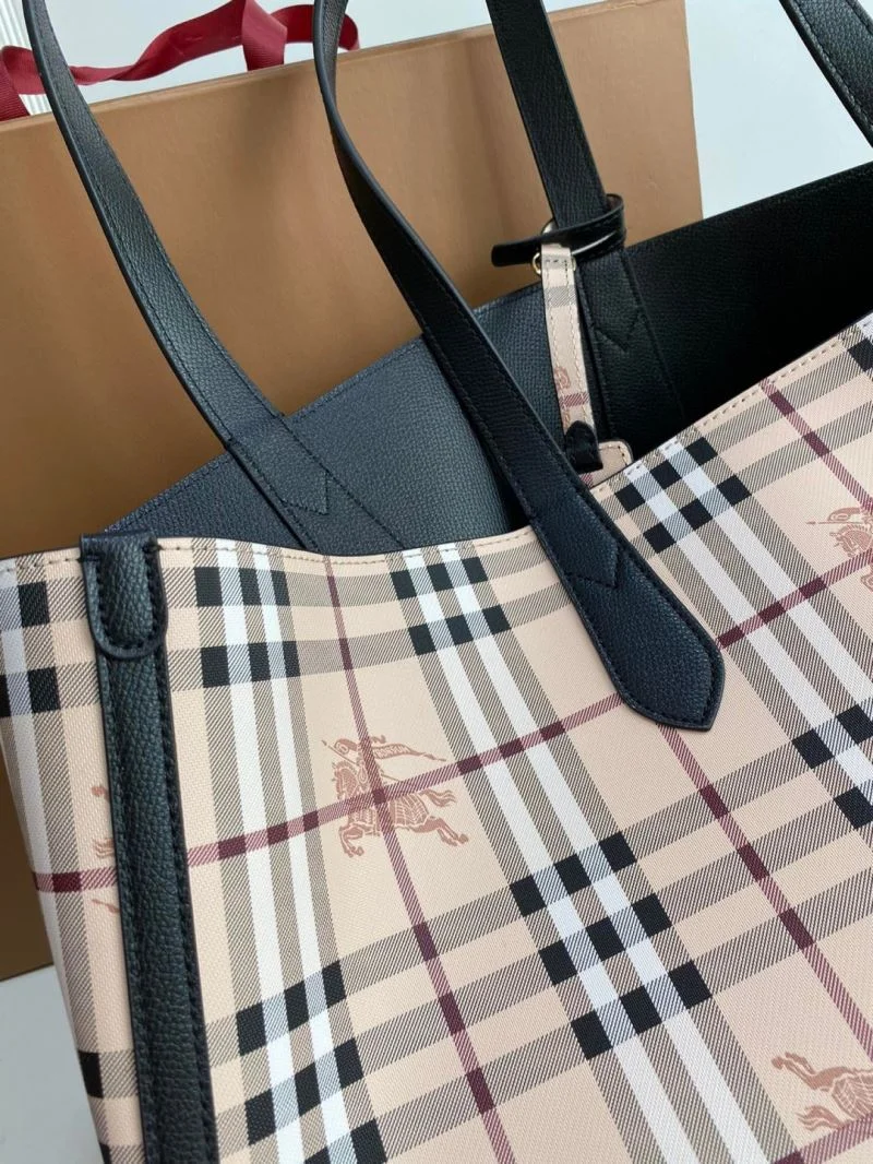 Snug Burberry Shopping Bags 37888