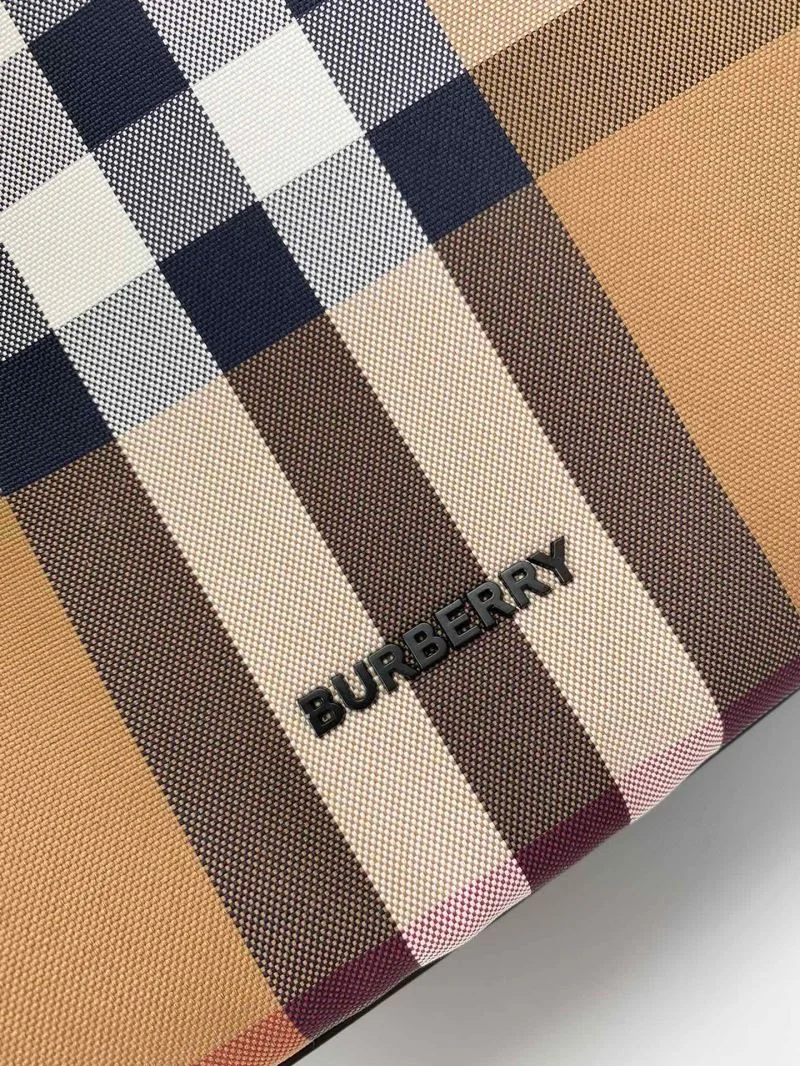 Casual Burberry Shopping Bags 37892