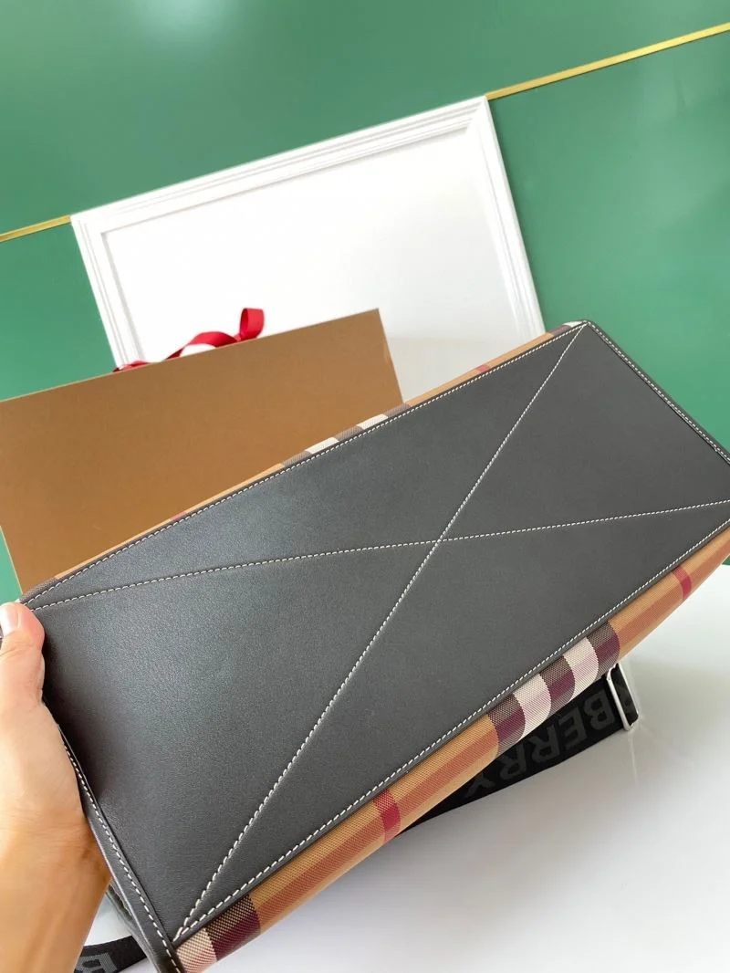 Casual Burberry Shopping Bags 37892