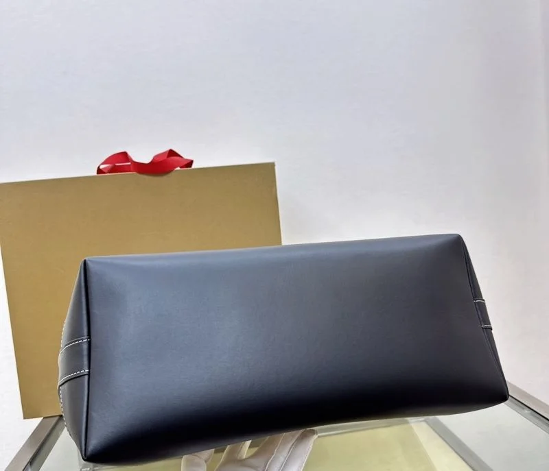 Elegant Burberry Shopping Bags 37894
