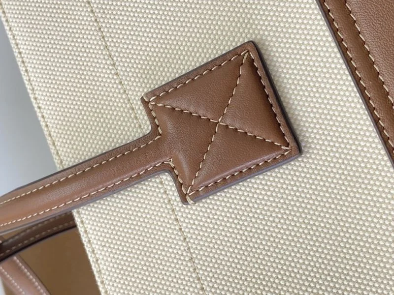 SmoothTexture Burberry Shopping Bags 37885