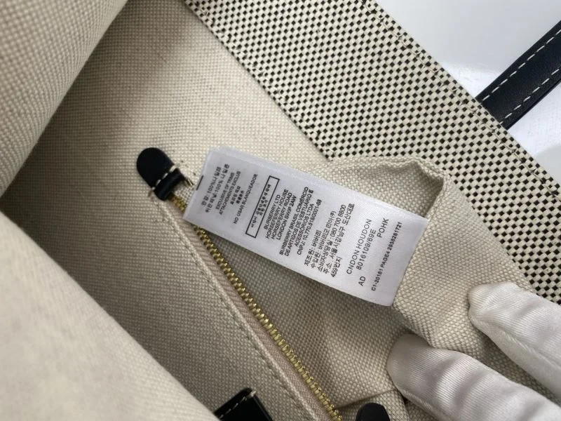 GoAnywhere Burberry Shopping Bags 37883