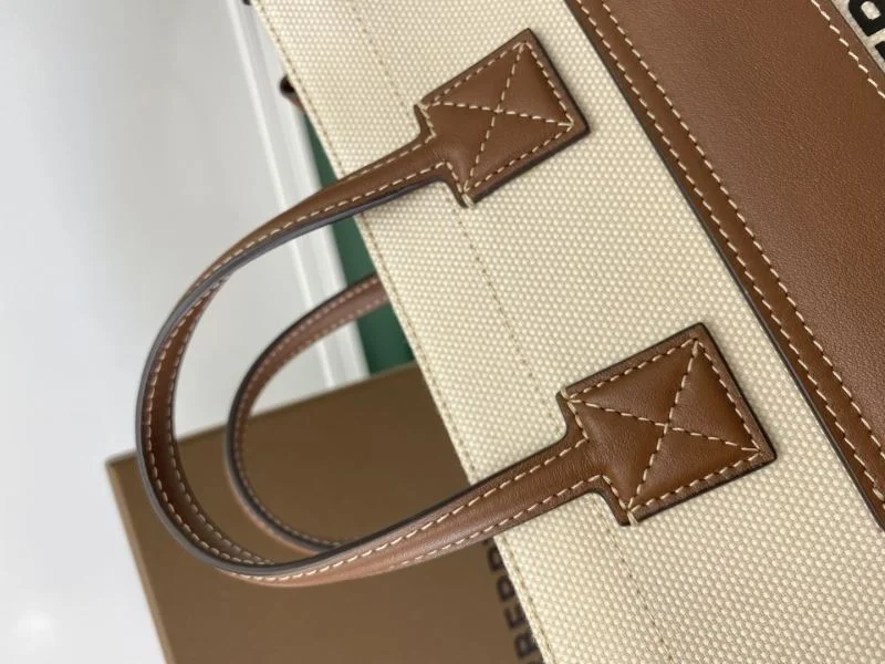 Sporty Burberry Shopping Bags 37889