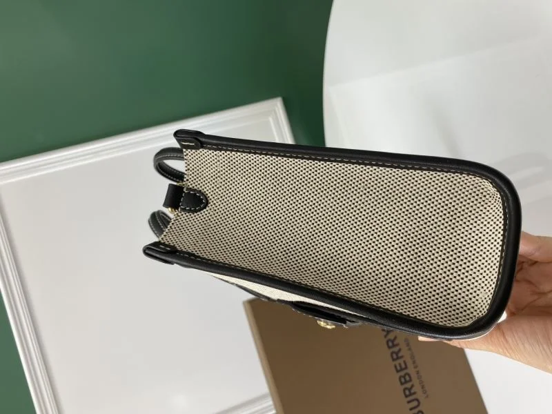 Comfortable Burberry Shopping Bags 37884