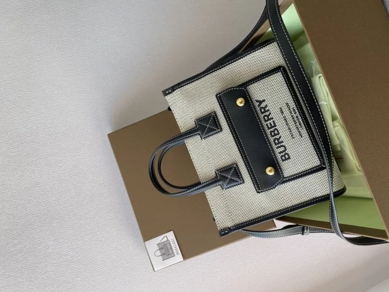 Comfortable Burberry Shopping Bags 37884