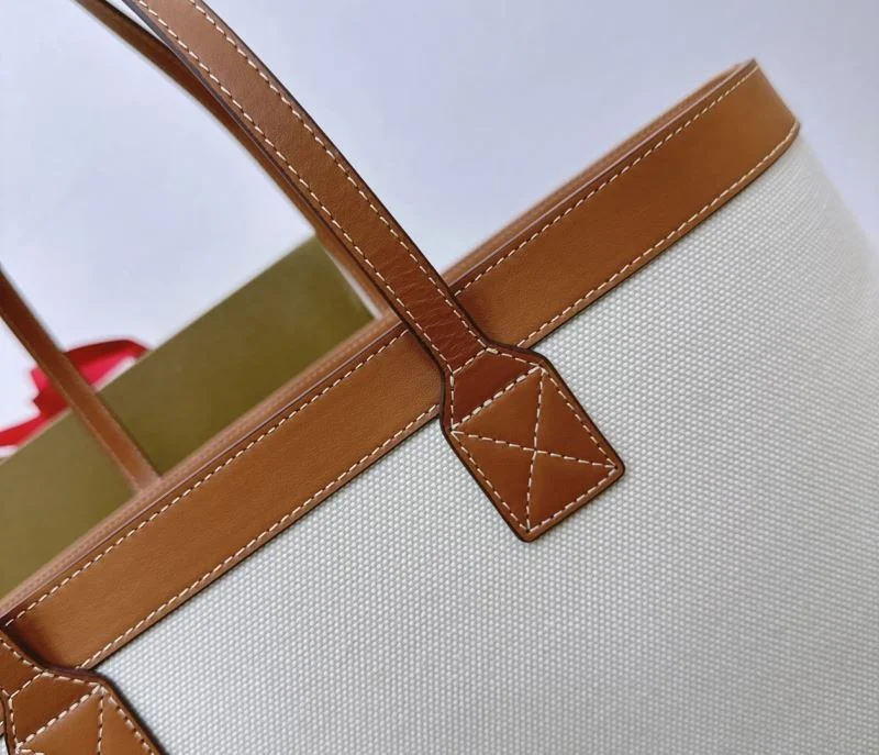 Burberry Shopping Bags SmoothTexture 37886