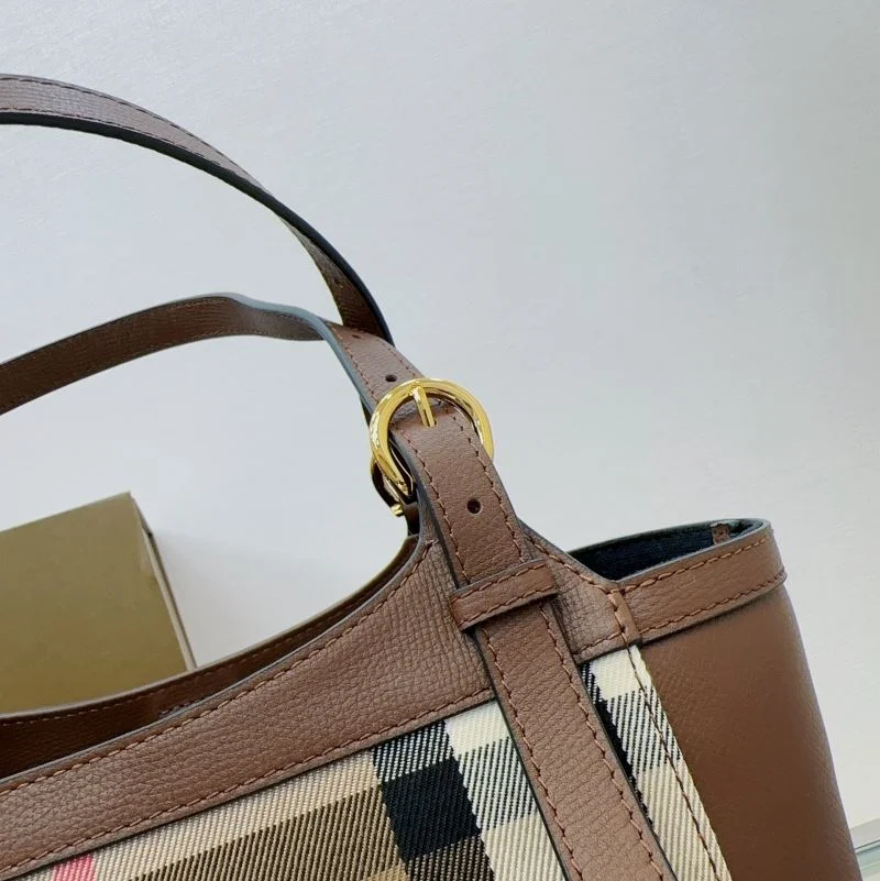 Burberry Shopping Bags Sustainable 37878
