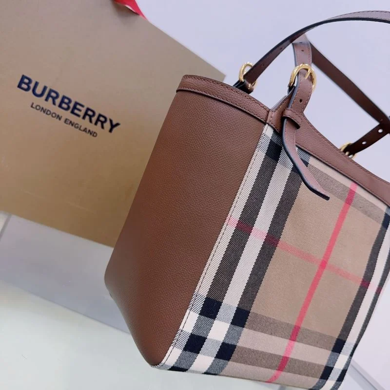 Burberry Shopping Bags Sustainable 37878