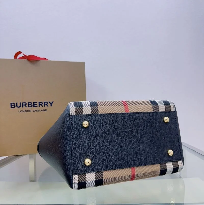 Burberry Shopping Bags TechFriendly 37880