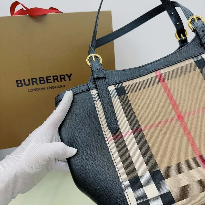 Burberry Shopping Bags TechFriendly 37880