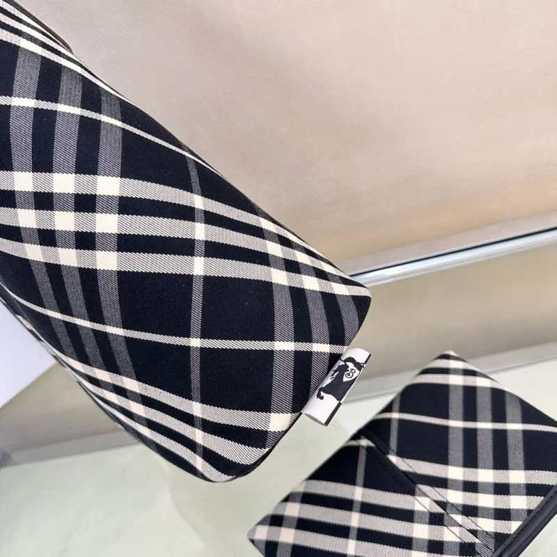 StreetReady Burberry Shopping Bags 37873