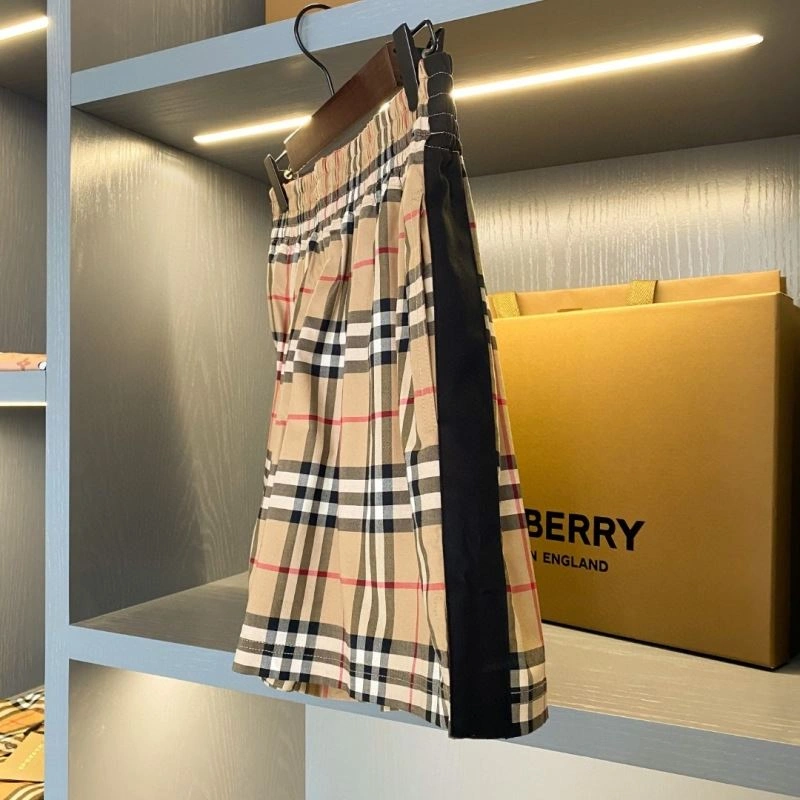 Burberry Short Pants Seasonal 103524