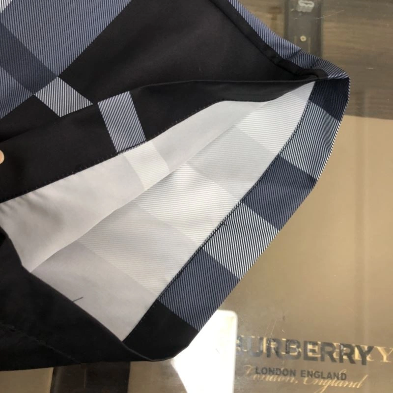 EyeCatching Burberry Short Pants 105379