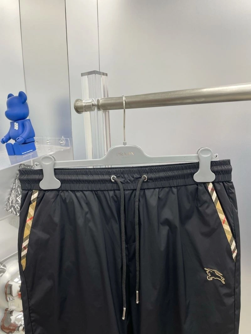 WellDesigned Burberry Short Pants 102651