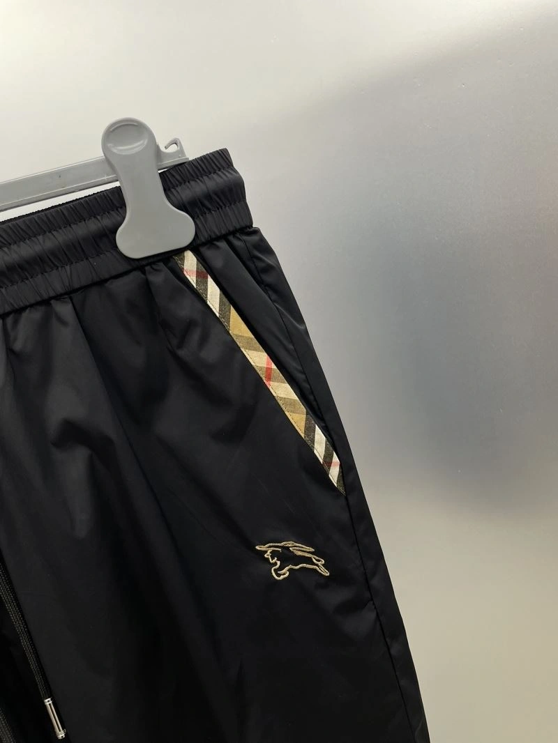 WellDesigned Burberry Short Pants 102651