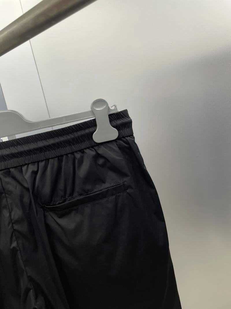 WellDesigned Burberry Short Pants 102651