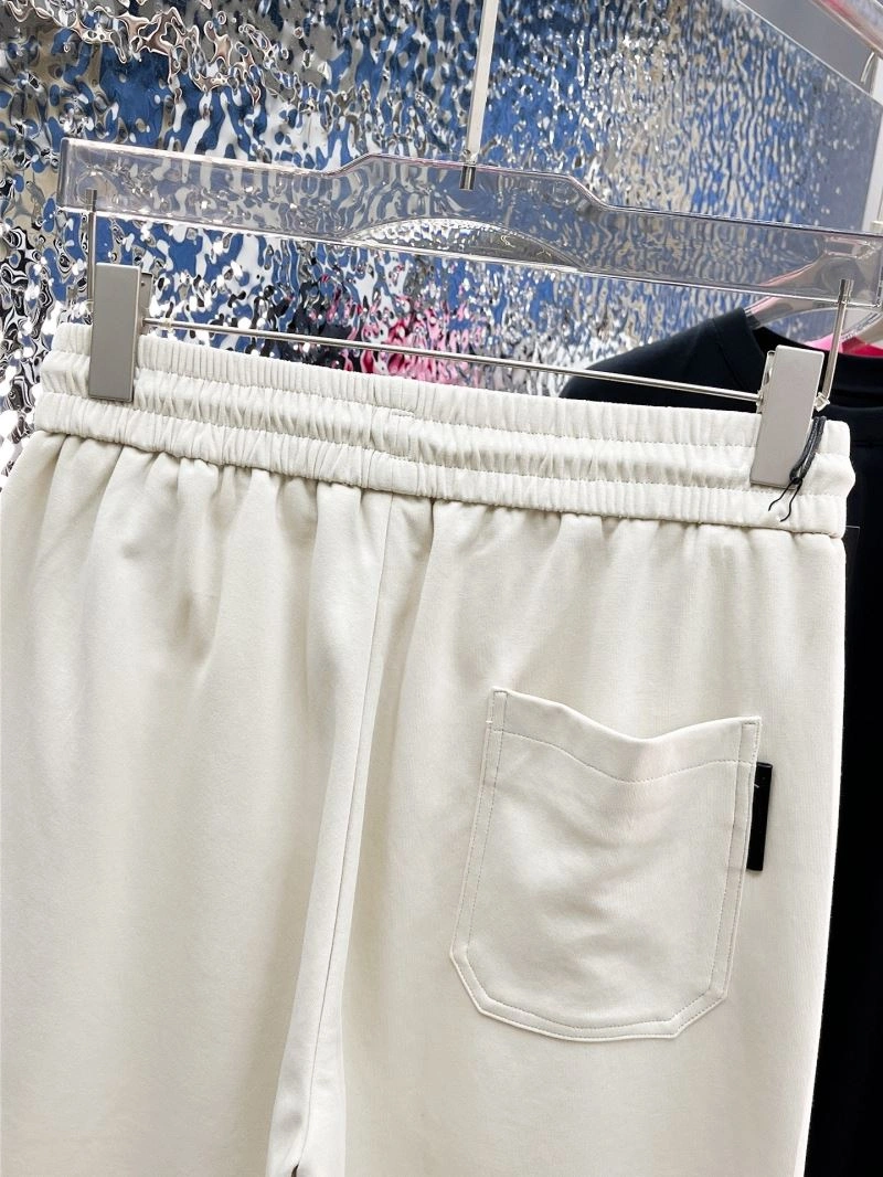 WellDesigned Burberry Short Pants 102088