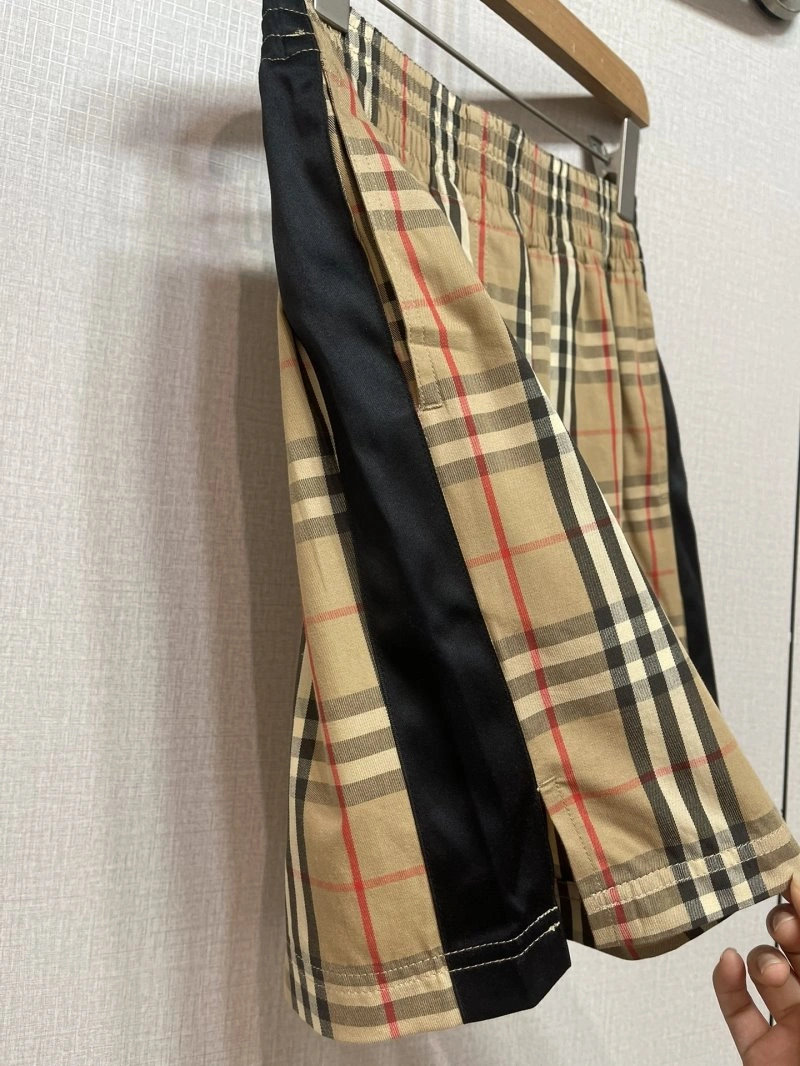 Chic Burberry Short Pants 99303