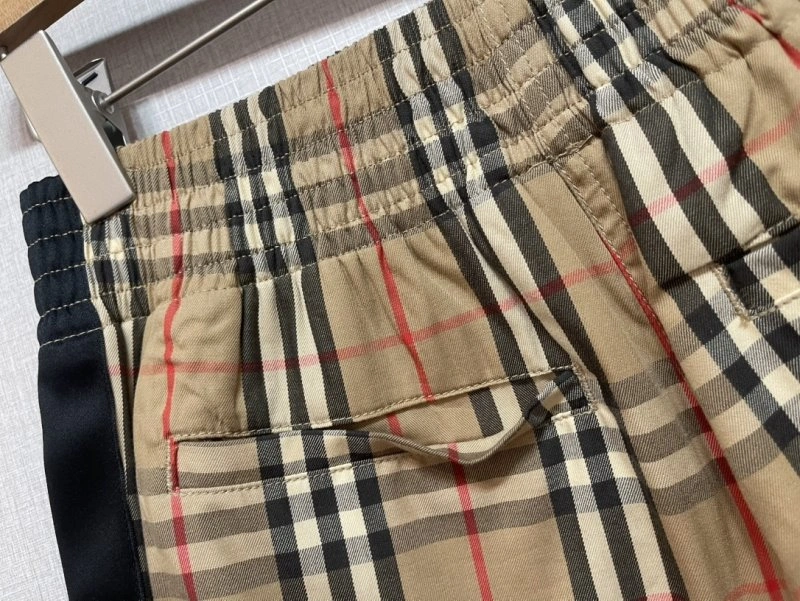 Chic Burberry Short Pants 99303