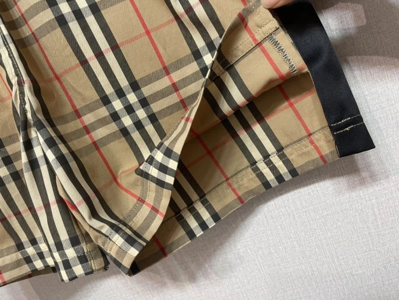 Chic Burberry Short Pants 99303