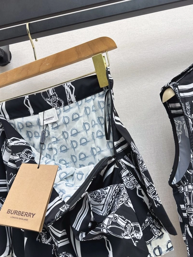 Breathable Burberry Short Pants 99092