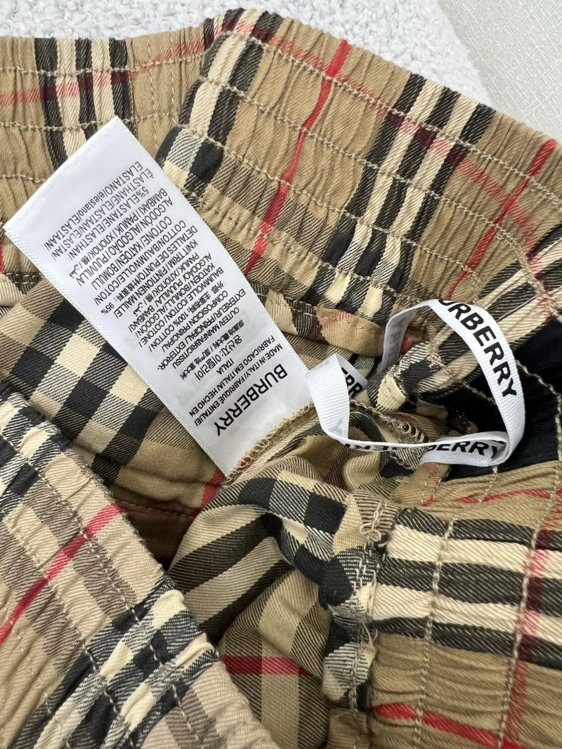 MoistureWicking Burberry Short Pants 99249