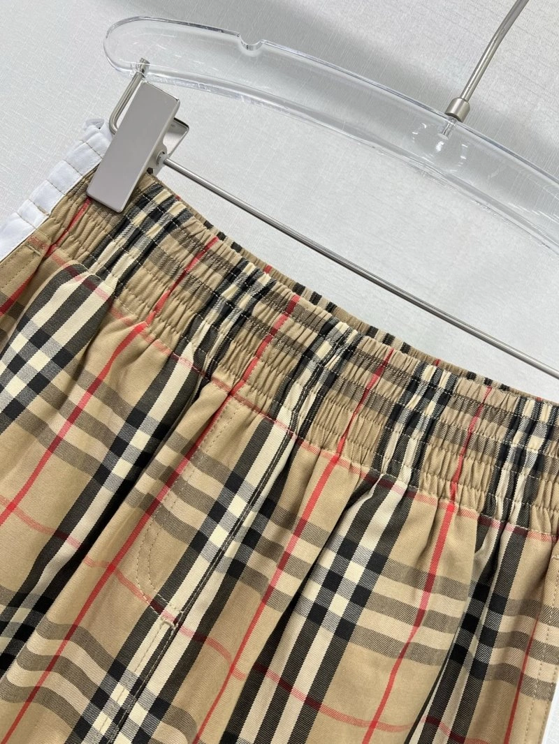 Burberry Short Pants Youthful 99277
