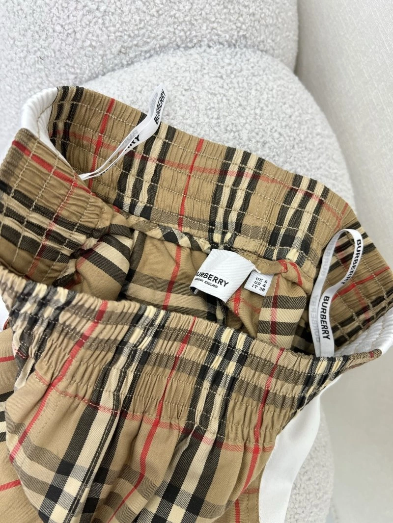 Burberry Short Pants Youthful 99277