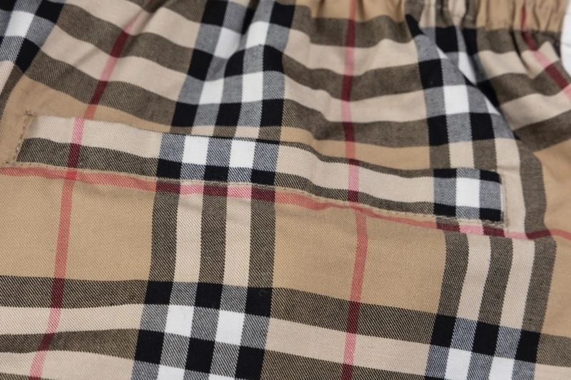 Burberry Short Pants Sleek 100646