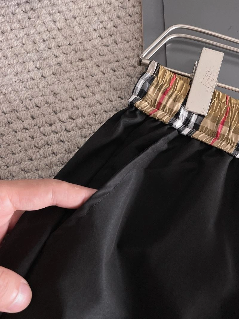 Burberry Short Pants Youthful 100122