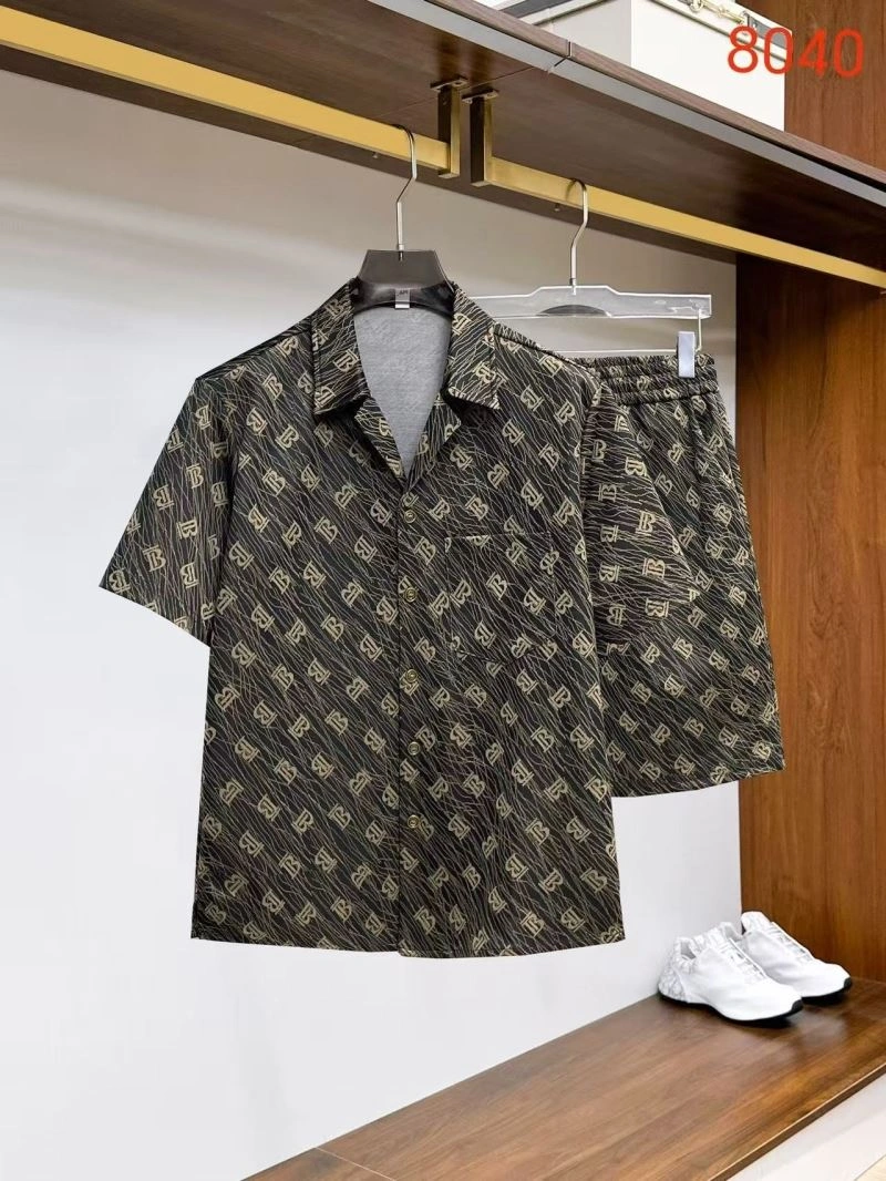 Burberry Short Suits TechFriendly 99380