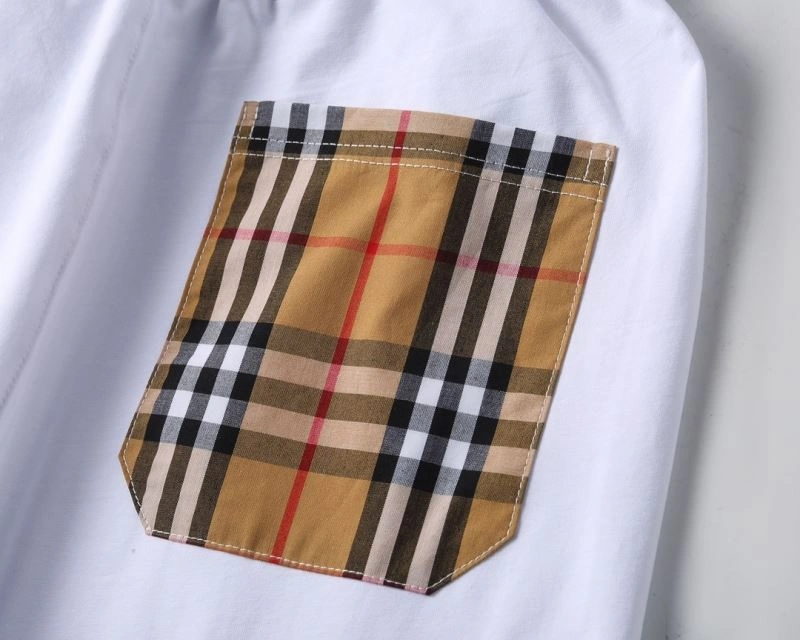Burberry Short Suits EasyMatch 103055