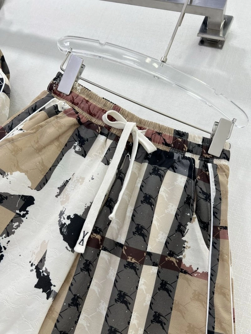 Burberry Short Suits Compact 99298